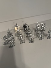 17 Vintage Knights With 2 Horses