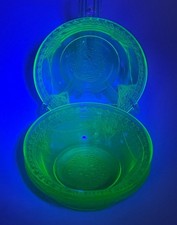 Vtg. Federal Green Uranium Glass Set of 4 Berry Bowls "Georgian" Lovebirds