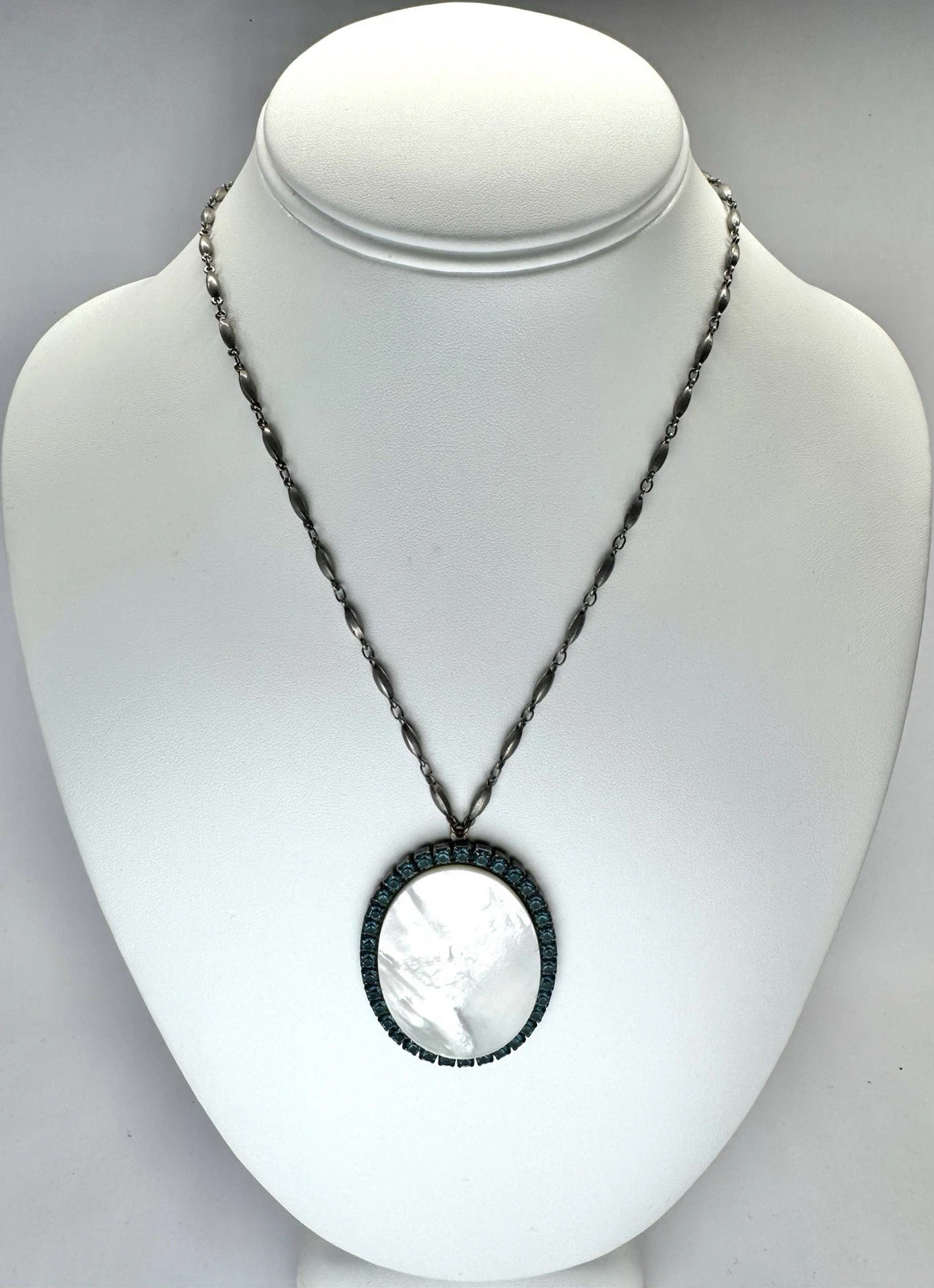 LIZ PALACIOS Mother of Pearl Pendant Blue Crystal Bead Vintage Necklace N135