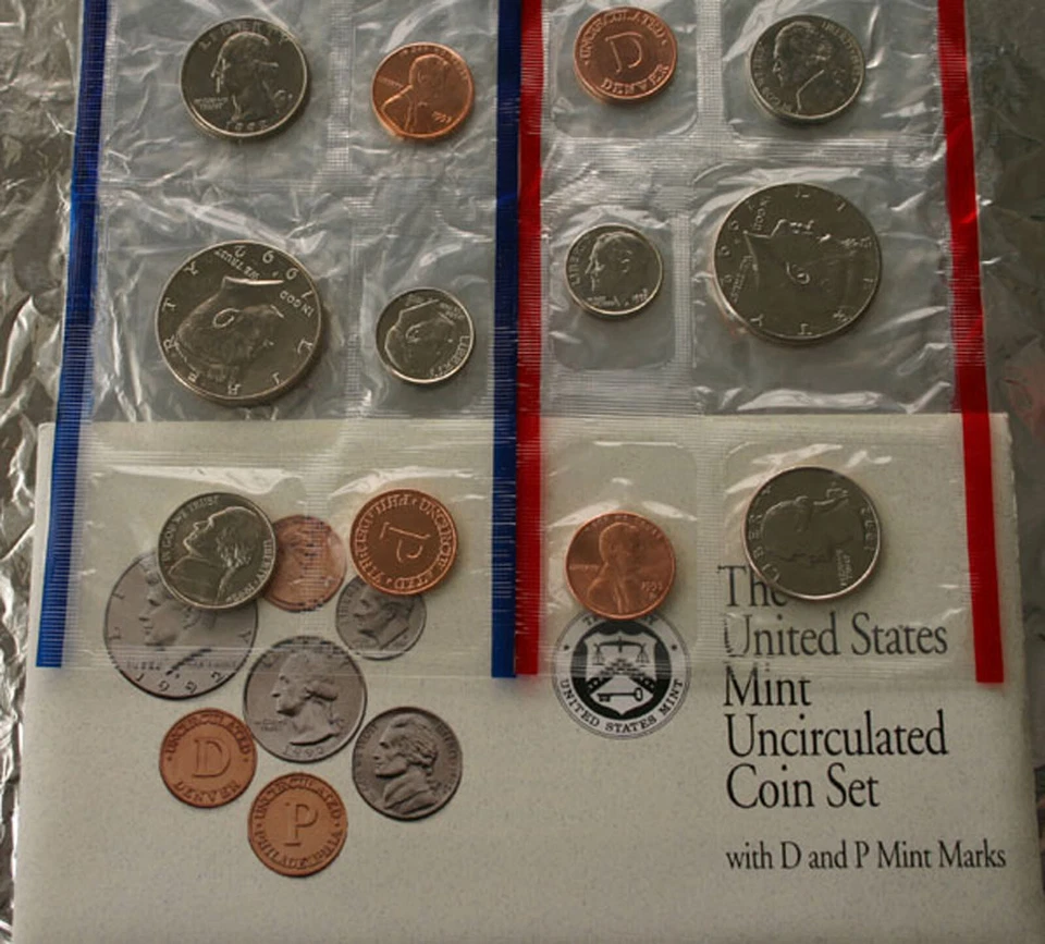 1990 thru 1998 Annual US Mint Uncirculated P and D Lot of 9 Sets with 91 Coins - Image 4 of 4