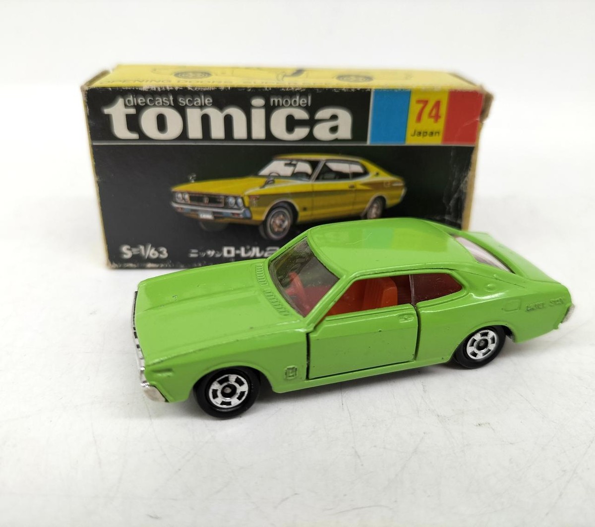 トミカ NISSAN LAUREL 2000 SGX TOMY Black Box JAPAN Tomica 74 NISSAN Laurel 2000SGX Nissan