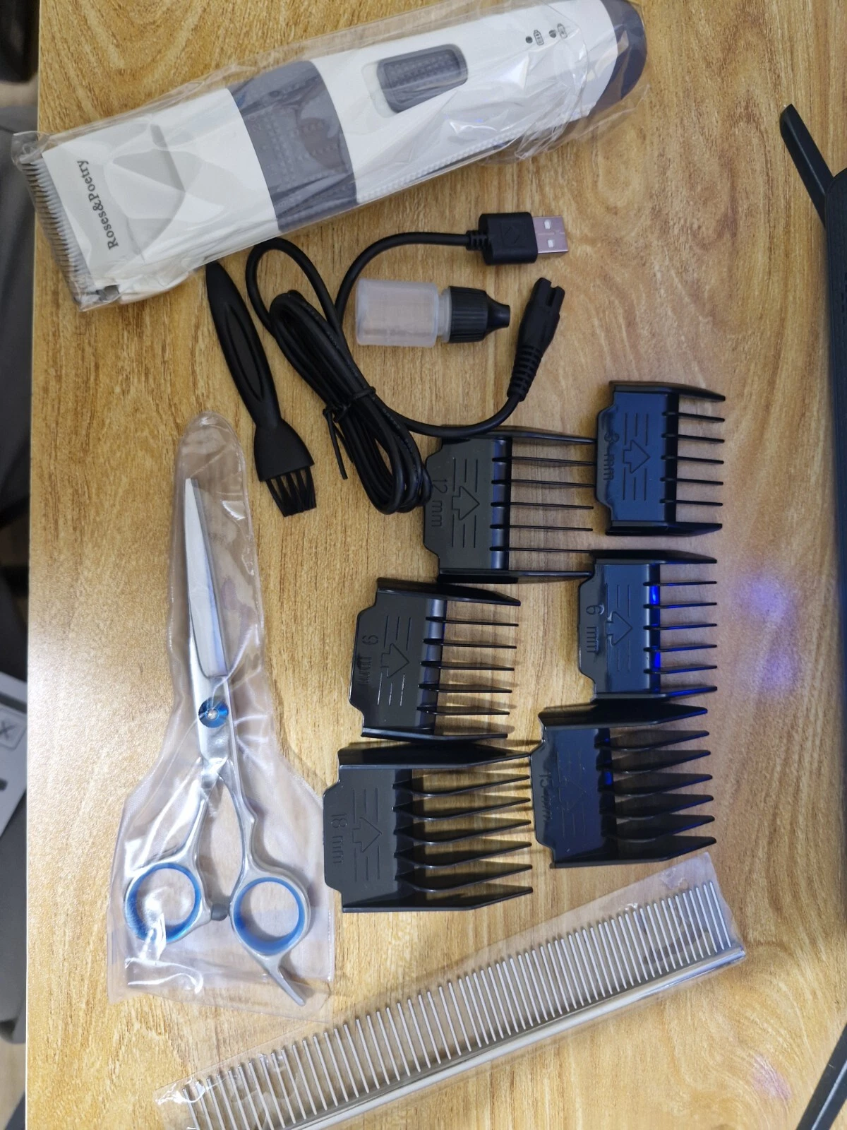 Pro Pet grooming clipper dogs cats low noise corded and powerful cordless use