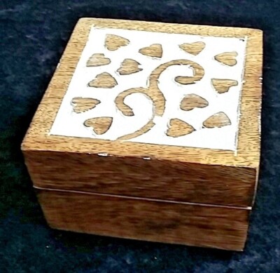 Schöne Fairtrade Holzbox Holzkästchen von Namaste-uk BOX