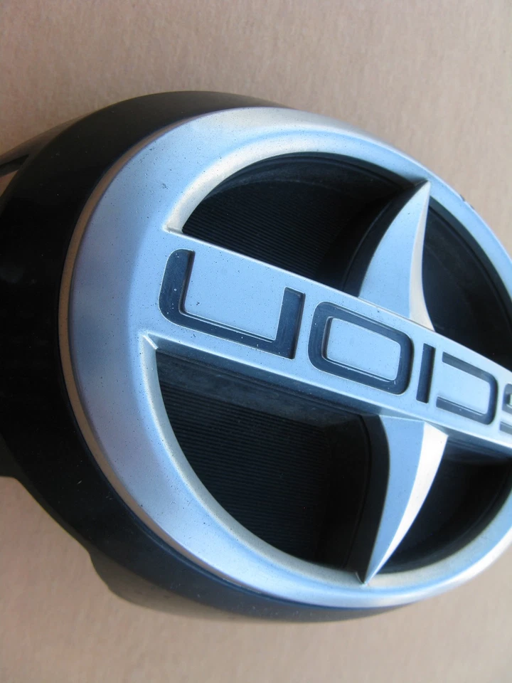 04 05 06 SCION XB FRONT GRILLE EMBLEM LOGO BADGE SIGN SYMBOL USED OEM A47076 - Image 4 of 4