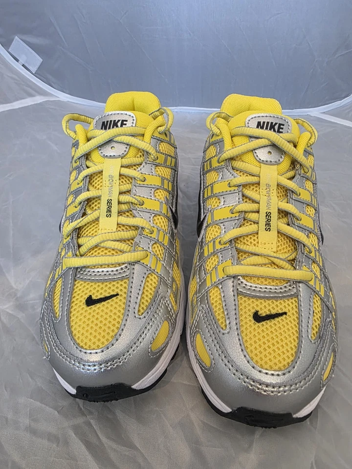 Sapato Nike P-6000 Lightning prata metálica GS tamanho 4Y amarelo HV5064-701 novo com etiquetas - Imagem 2 de 4