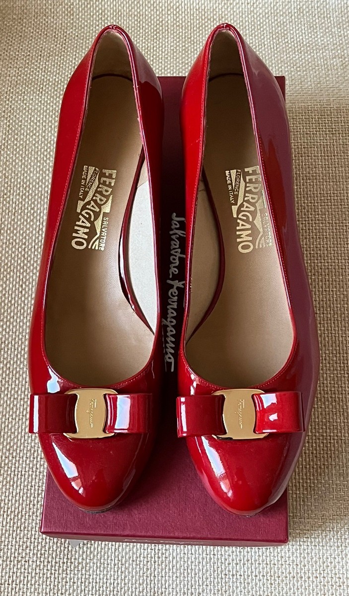 Salvatore Ferragamo ヴァリナ ヴァラシューズ 赤 Salvatore Ferragamo Vara Bow New Red Patent Leather Pumps Heels