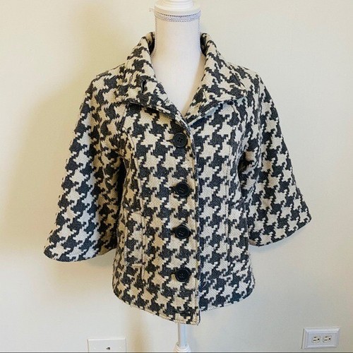 White Houndstooth Print Coat Size 