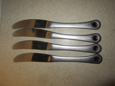 LOT OF 4 ROBERT WELSH STAINLESS FLATWARE DINNER KNIFE KNIVES PENDULUM DOT