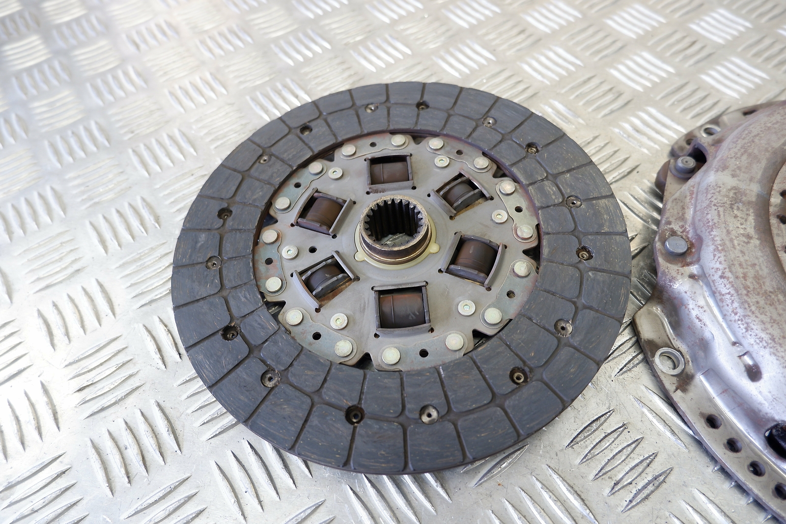 TOYOTA AVENSIS VERSO 2004 2.0PETROL CLUTCH PRESSURE PLATE DISC  