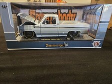 M2 Machines 1975 Chevrolet Cheyenne Super 1:24 Squarebody Syndicate "50 shades"