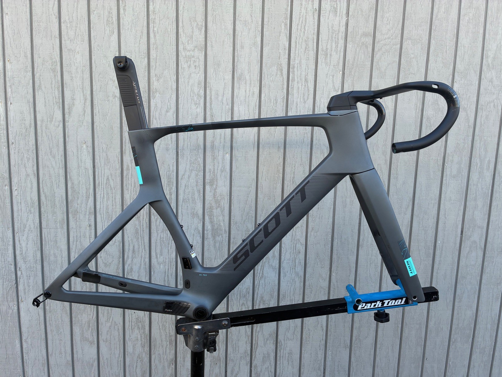 Scott FOIL RC PRO HMX AERO Road Carbon Frameset. Size L / 56cm. Aero Handlebars.