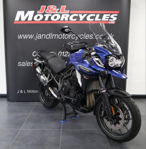 Triumph Tiger Explorer XRX. 2 Owners, Genuine Triumph Metal Side Boxes - Picture 3 of 15