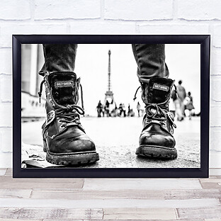 Biker Boots In Paris Eiffelturm Straße Frankreich Wahrzeichen Iconic Sight Kunstdruck