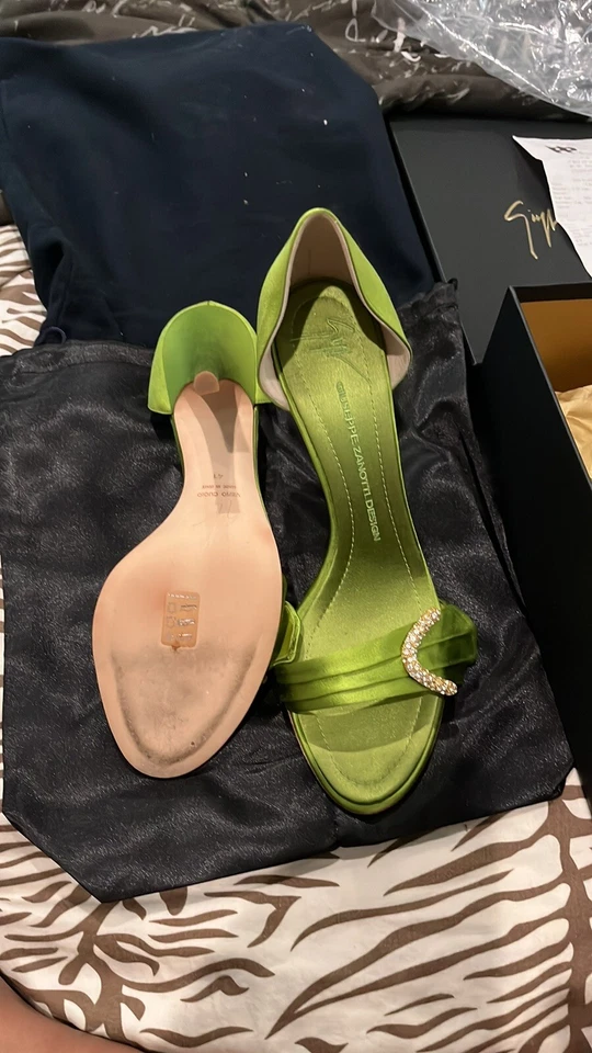 Tacones Giuseppe Zanotti verde manzana talla 41/11 totalmente nuevos Foto 3 de 4