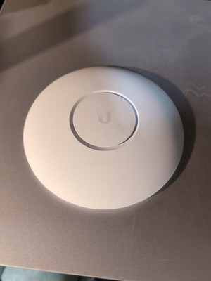 Ubiquiti Networks UAP-AC-PRO 1300Mbps Wireless Access Point