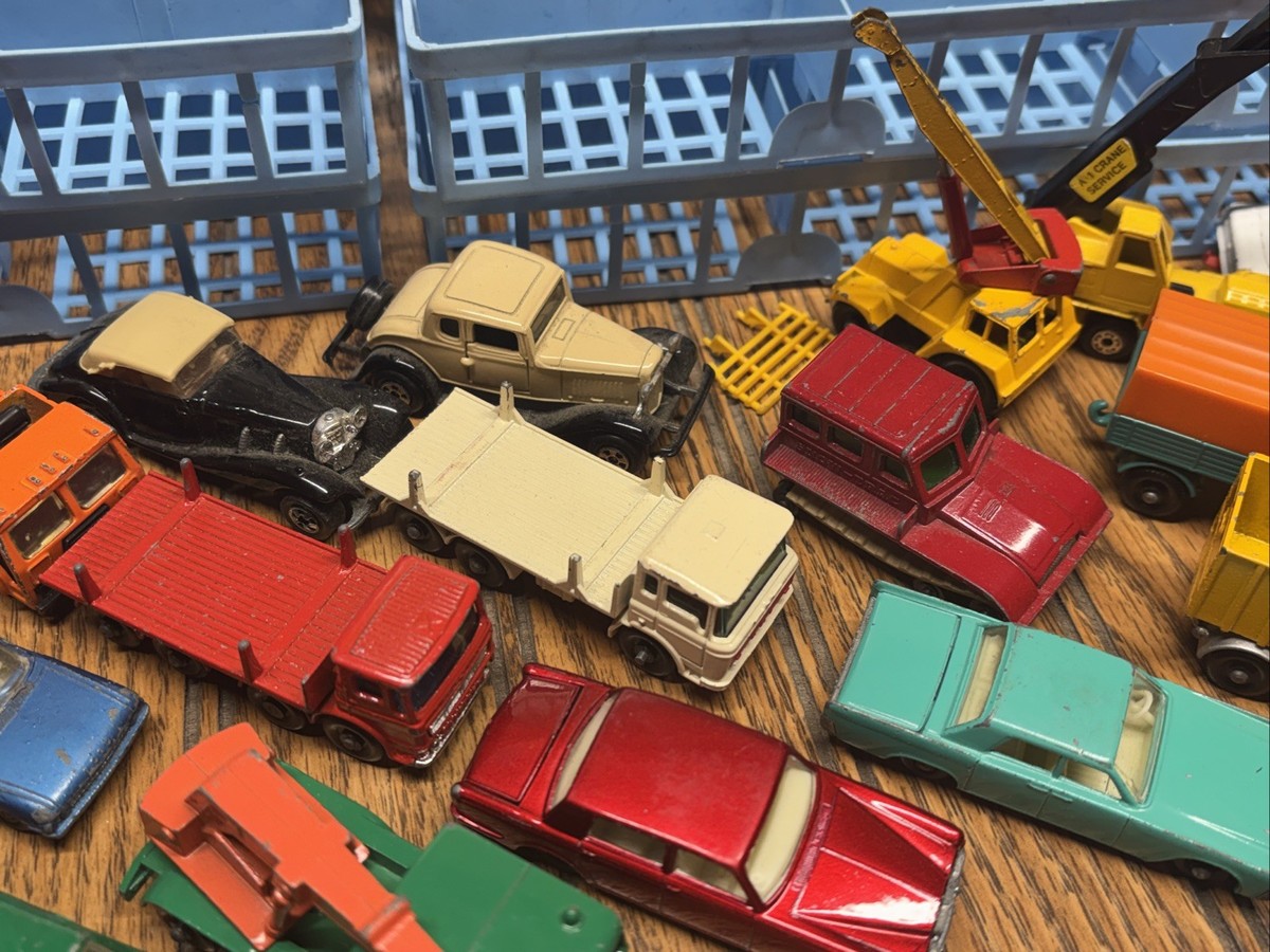 Vintage 1968 Lesney Official Matchbox Series Collector's Case w