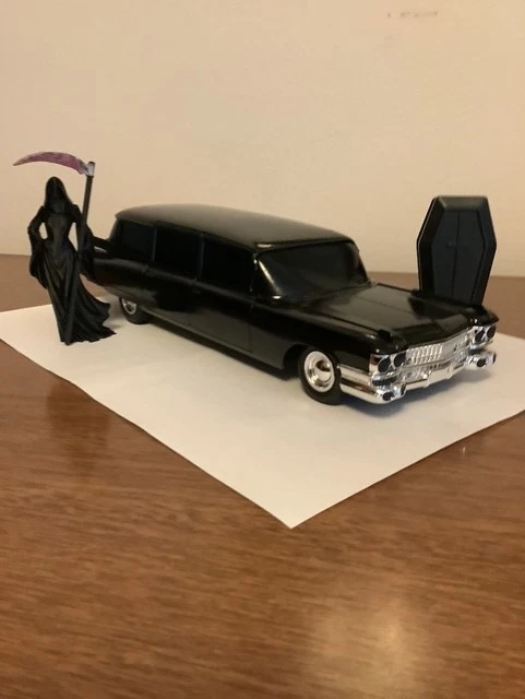 Preços baixos em Cadillac de brinquedo e de metal fundido Escala 1
