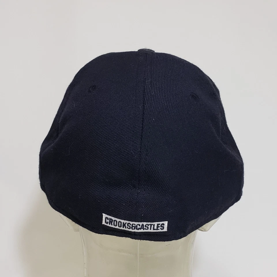 Crooks & Castles × NewEra Sombrero Ajustado Azul Marino 7 3/4 Foto 2 de 4