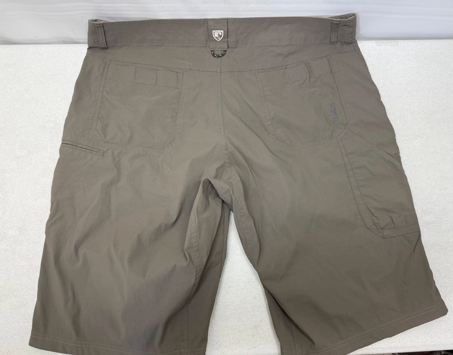 Kuhl Renegade Outdoor Camping Hiking Shorts Taupe Men's Size 40 Style #5121
Opens in a new window or