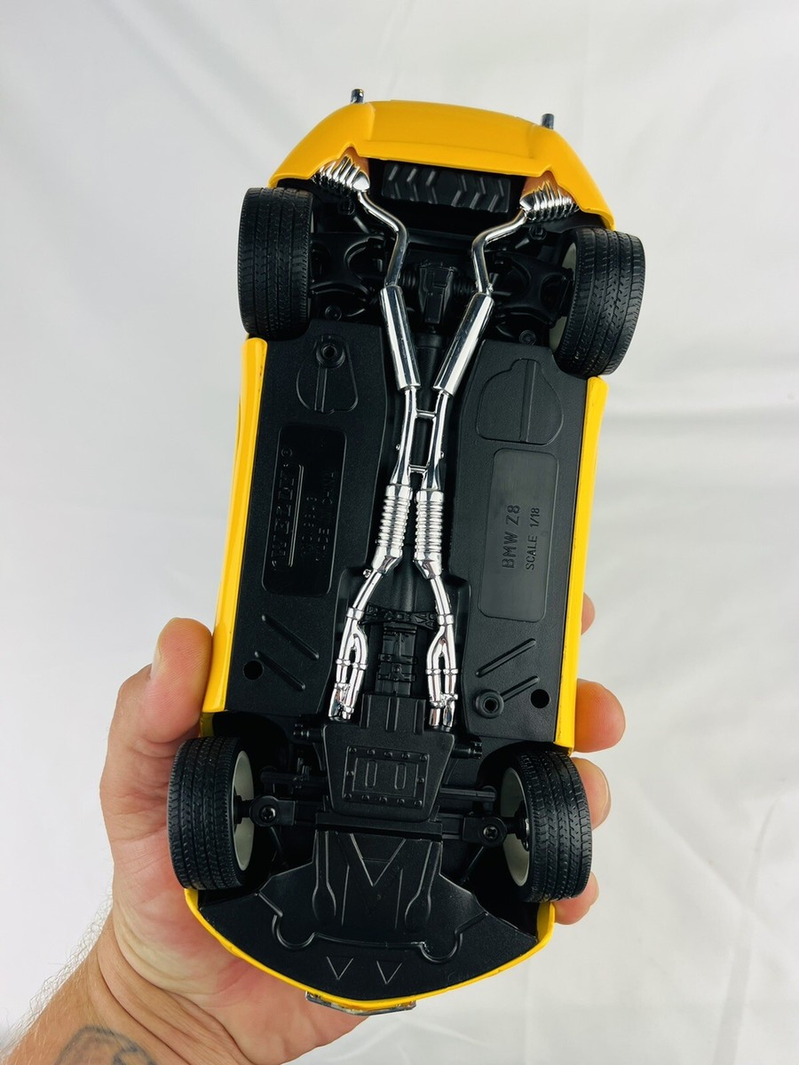 Welly 1:18 BMW Z8 Convertible 