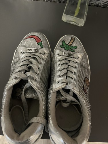 Ausgefallene Sneaker, Guess,Gr. 37, Silber, Glitzer, Applikationen, Pailetten - Bild 2 von 9
