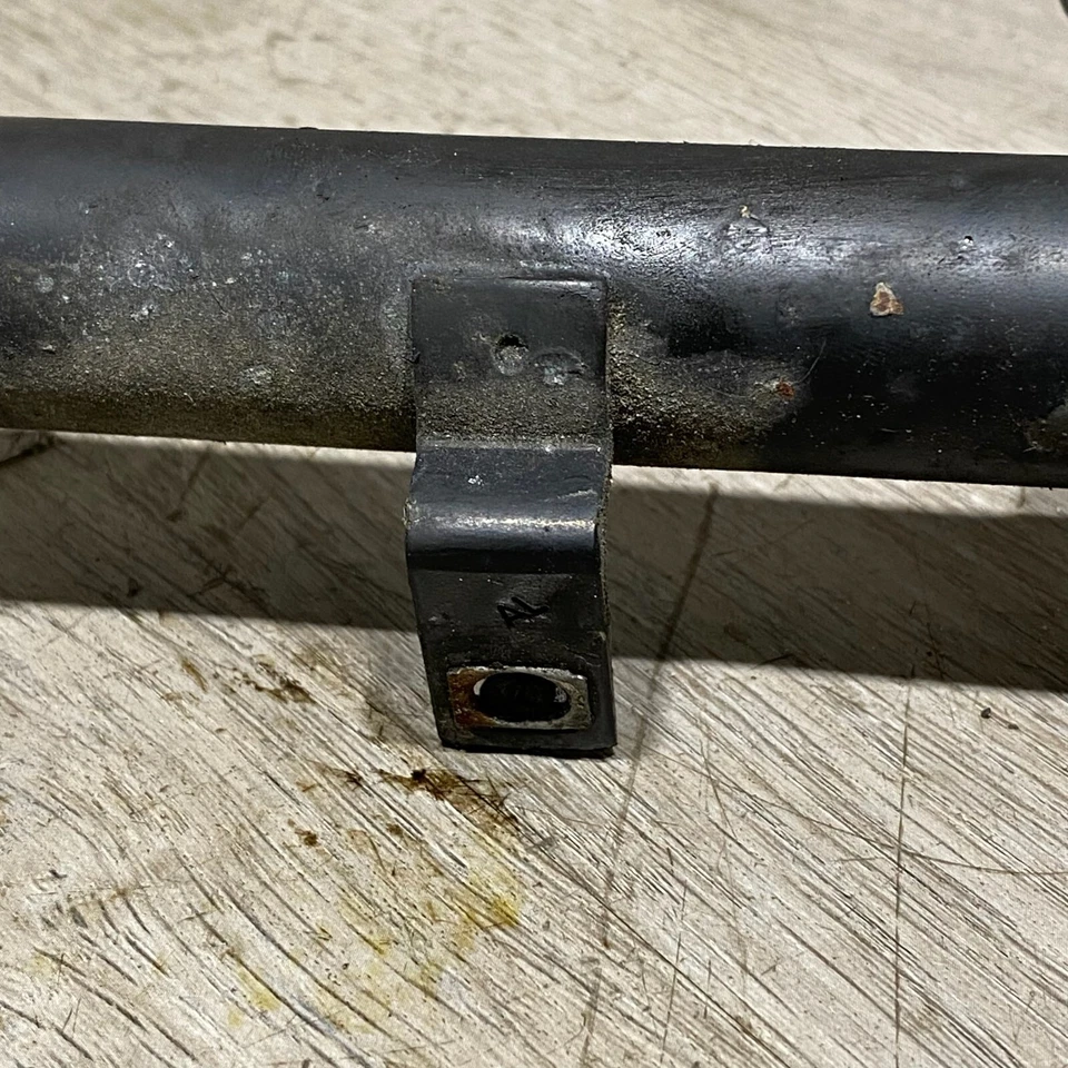 Tubo de suministro de refrigerante AUDI A4 QUATTRO (2002-2006) - Colector de admisión GENUINO  Foto 3 de 4