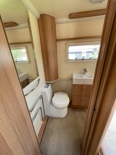 Bailey Unicorn Valencia Series 1 fixed bed 4 berth - Picture 17 of 24