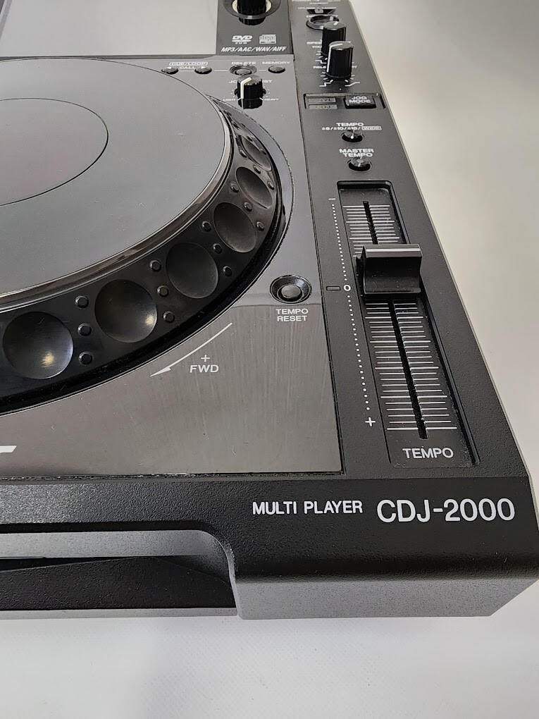 Pioneer CDJ-2000　DJプレイヤー Pioneer CDJ-2000 Pro CD/MP3 Player | zZounds