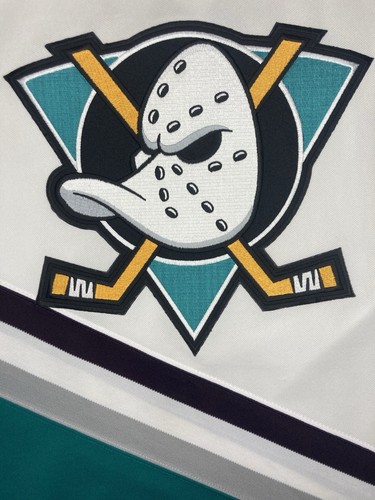 Vintage BNWT Anaheim Mighty Ducks Jersey CCM NHL Size Large Home Jersey - Picture 1 of 7