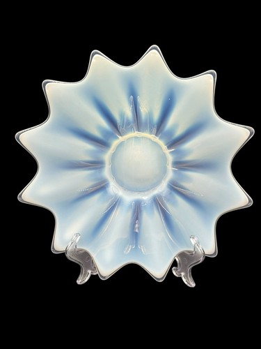 Vintage Fostoria Heirloom White Opalescent 10” Starburst Dish - Picture 3 of 9
