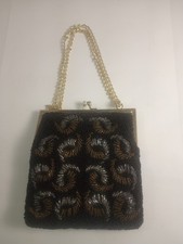 Vintage La Regal Woman's Purce Hand Beaded Black  Gold Tone Clasp Chain