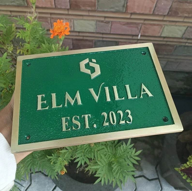 Placa de dirección de latón personalizada: placa de dirección de latón de fondo verde tradicional Foto 3 de 4