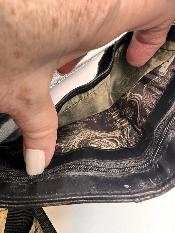 Cartera plegable Brighton Lisa French Kiss - Cuero genuino - Negra - Nunca usada Foto 4 de 4