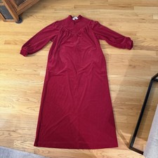 Vintage Evelyn Pearson Maroon Velour Housecoat Gown Robe Made In USA Size M 