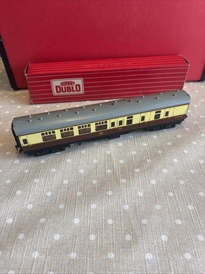 Hornby Dublo Spurweite OO 4051 Korridor Reisebus Ref: SS32