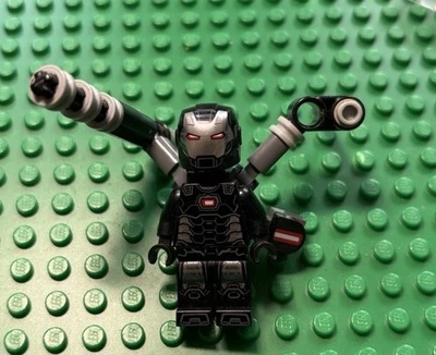 LEGO Super Heroes War Machine Black Armor Minifigure - sh0646 - Set 76153 - Image 1 of 2