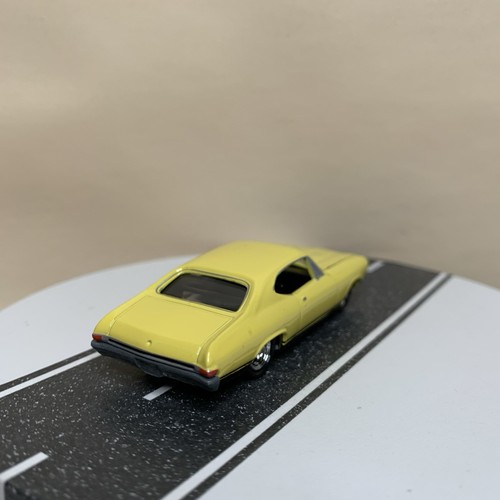 Johnny Lightning Muscle Cars USA 1968 Chevy Chevelle gelb/schwarz gestreift 1:64 NM - Bild 3 von 15