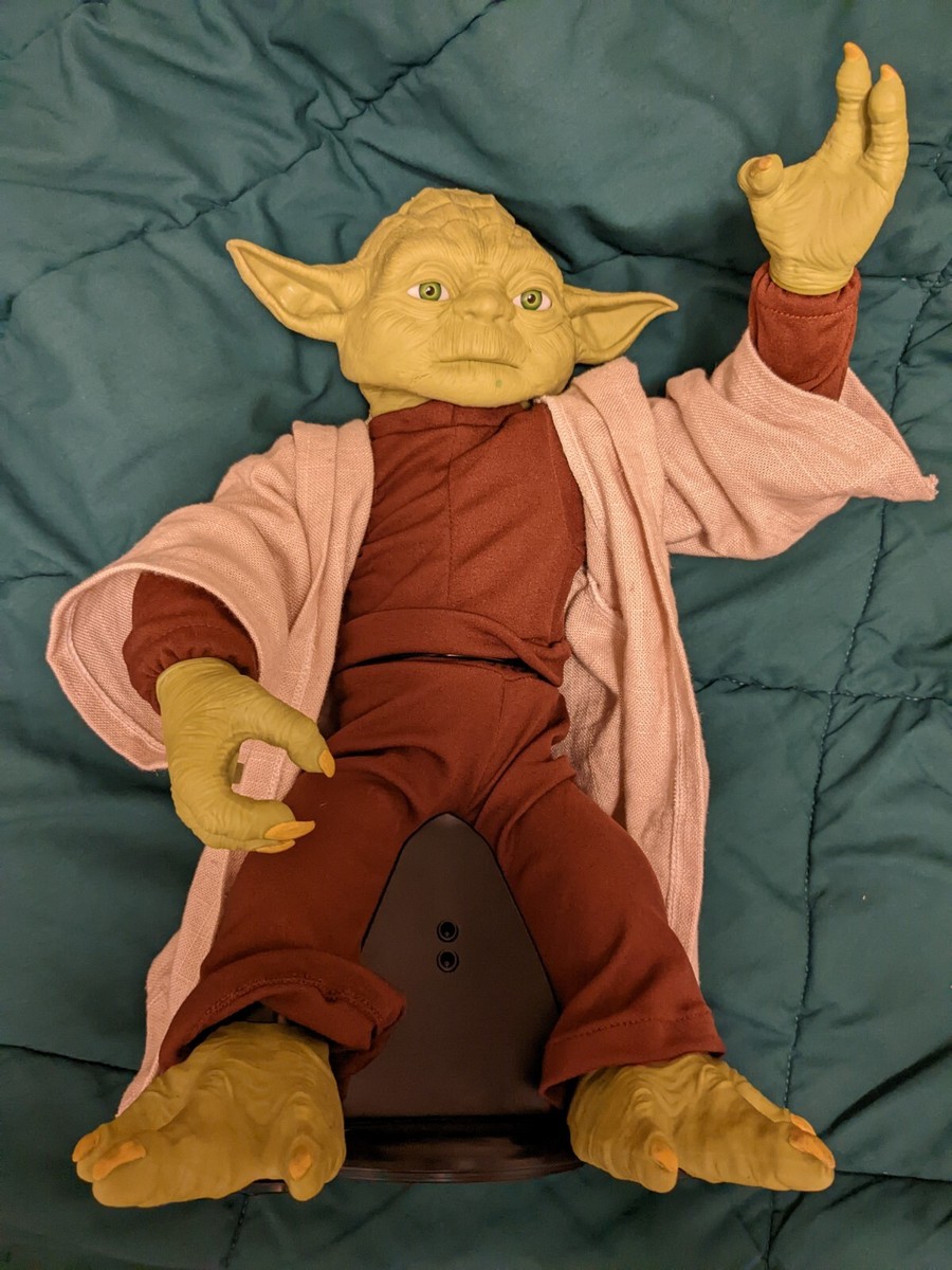 Star Wars Legendary Yoda Interactive Animatronic 2015 Broken