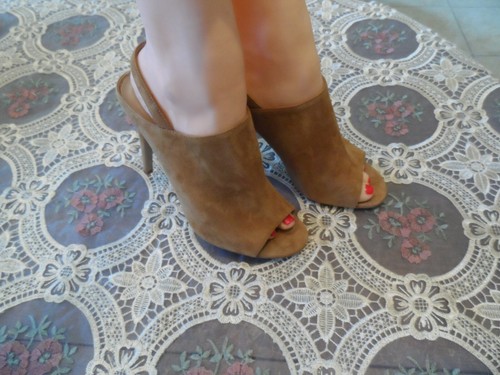 Diane Von FurstenbergBeige Leather Suede Peep Toe Heels Size 6.5B - Picture 2 of 12