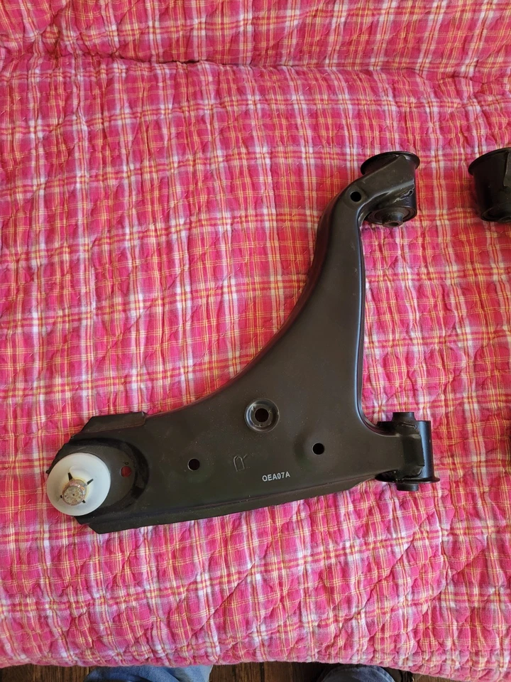 2 Brazos de control inferiores delanteros bola A Mazda 626 1988 1989 1990 1991 1992 Ford Probe Foto 3 de 4