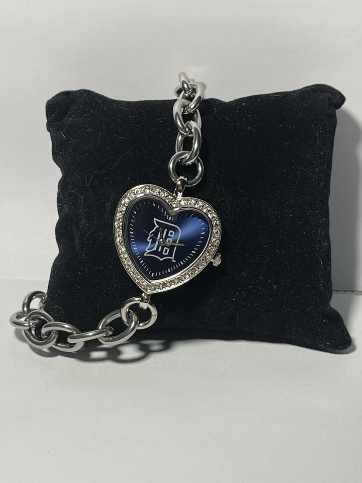 Detroit Tigers MLB Heart Stainless-Steel Bracelet Watch by Game Time NEW - Image 3 of 4