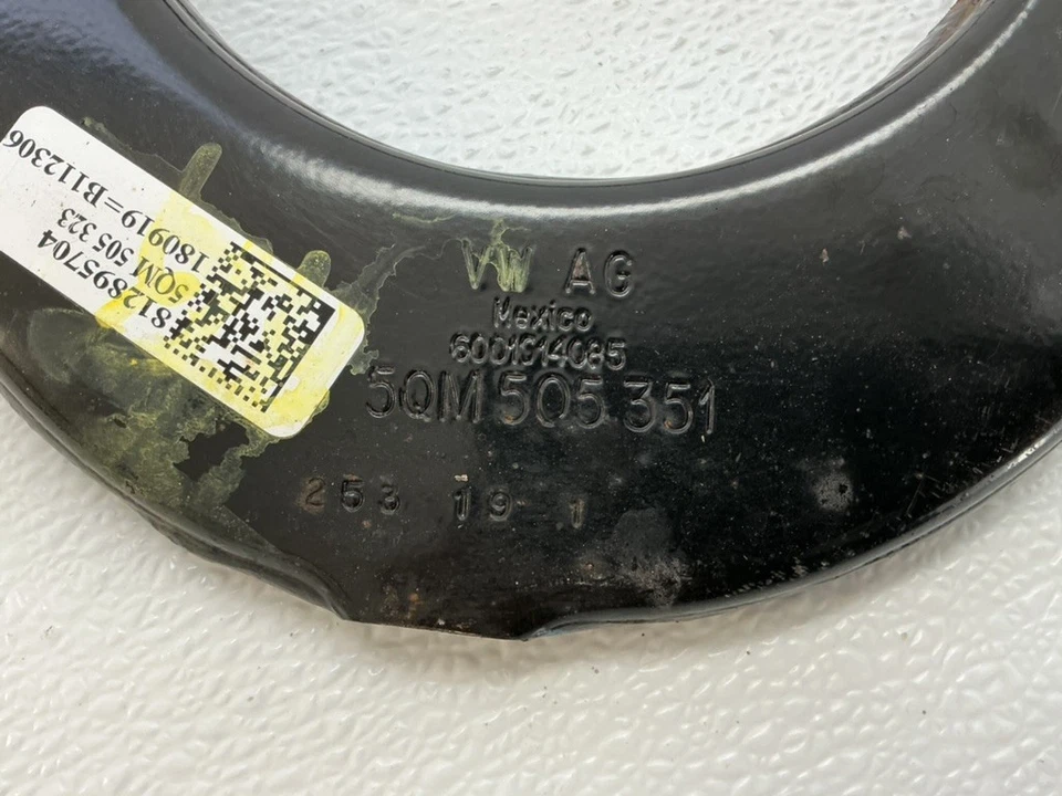 2015-2021 VOLKSWAGEN GOLF GTI S REAR RIGHT UPPER / LOWER CONTROL ARM SET OEM - Image 3 of 4