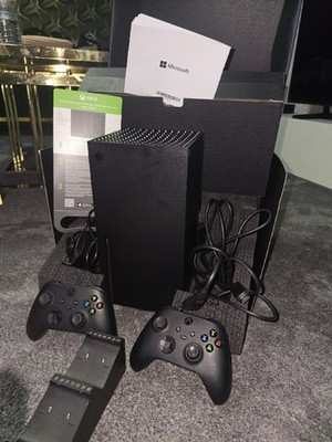 Microsoft Xbox Series X 1TB Spielekonsole - Schwarz