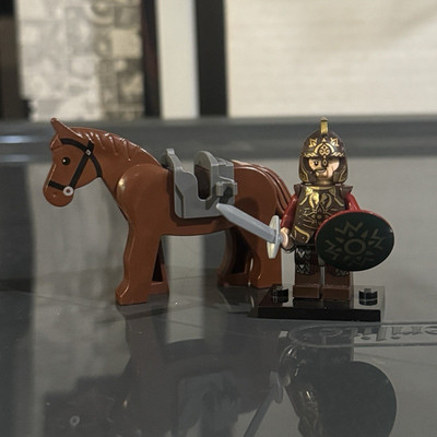 LEGO Lord of The Rings King Theoden Minifigure lor021 with horse