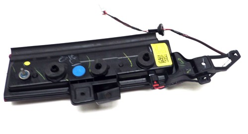 Passenger Side RH Rear Closure Signal Lamp 2021-2023 GMC Yukon Yukon XL - Picture 7 of 11