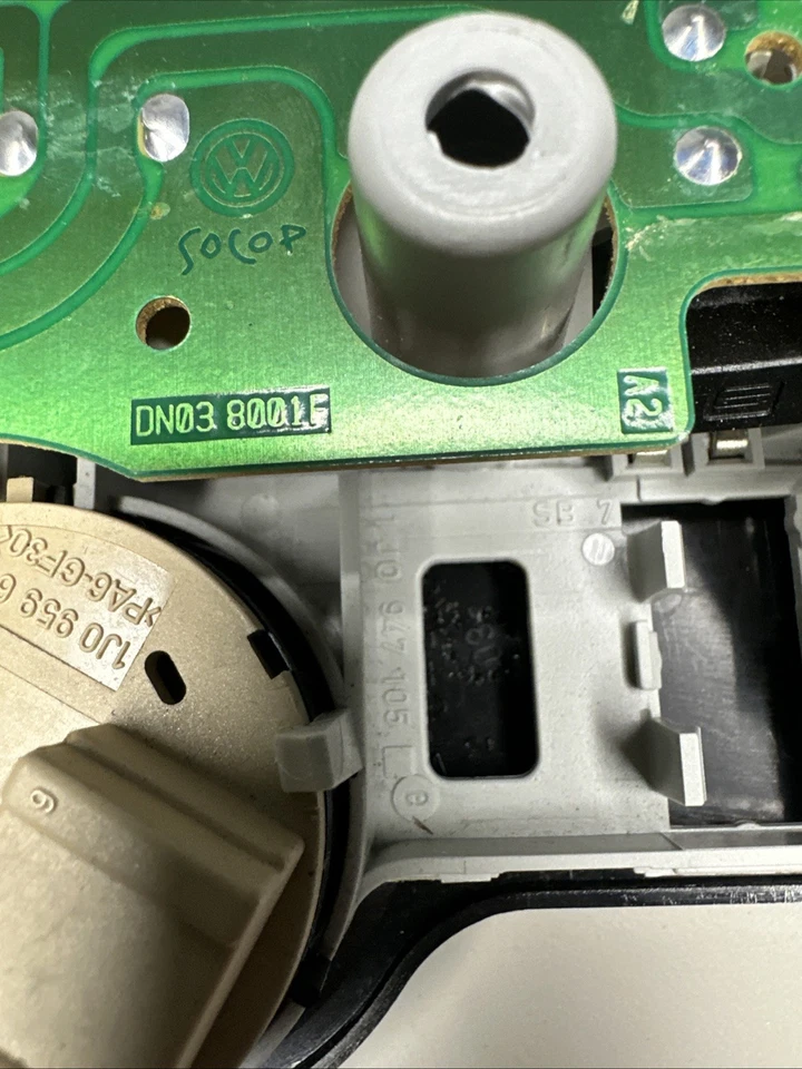 VW GOLF JETTA MK4 R32 ANNI ANNIVERSARY GTI GLI US SUNROOF CONTROL LIGHT - Image 3 of 3