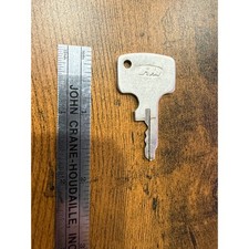 THULE T9644 Replacement Key Vintage Metal Roo...
