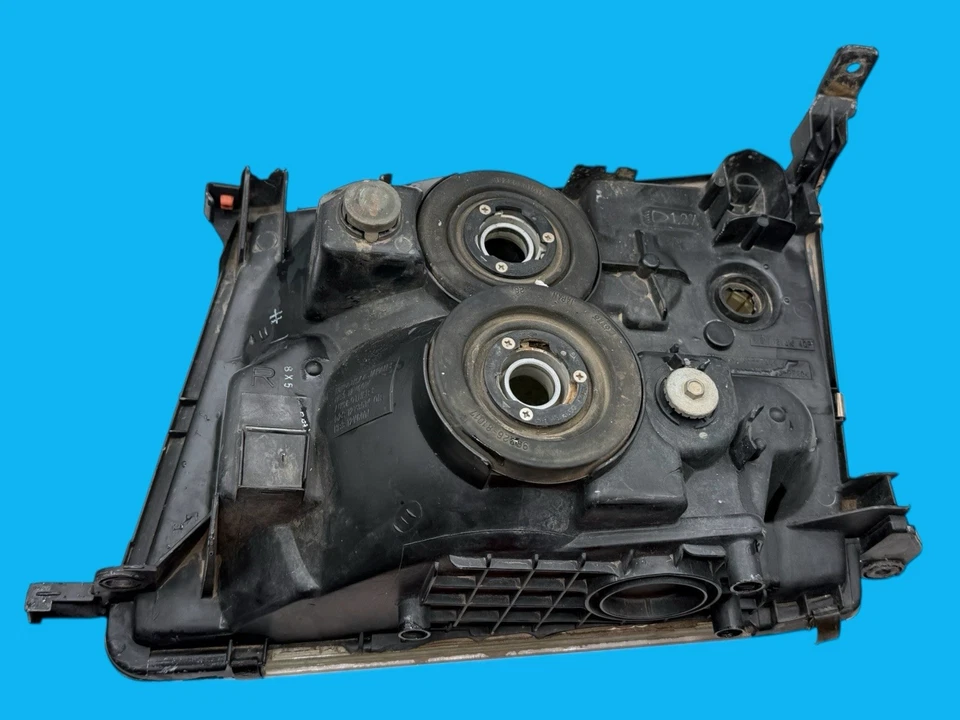 Оригинальная правосторонняя фара в сборе для Toyota Land Cruiser 98-05 годов выпуска - Изображение 4 из 4