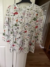 multi-colored floral print blouse Rayon Size Small