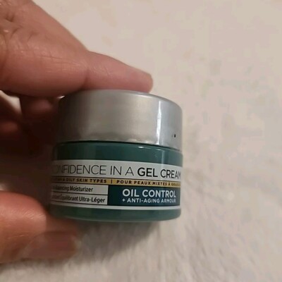 It Cosmetics - Confidence in a Gel Cream Oil Control - Anti-Age -  0.237 Oz/7ml